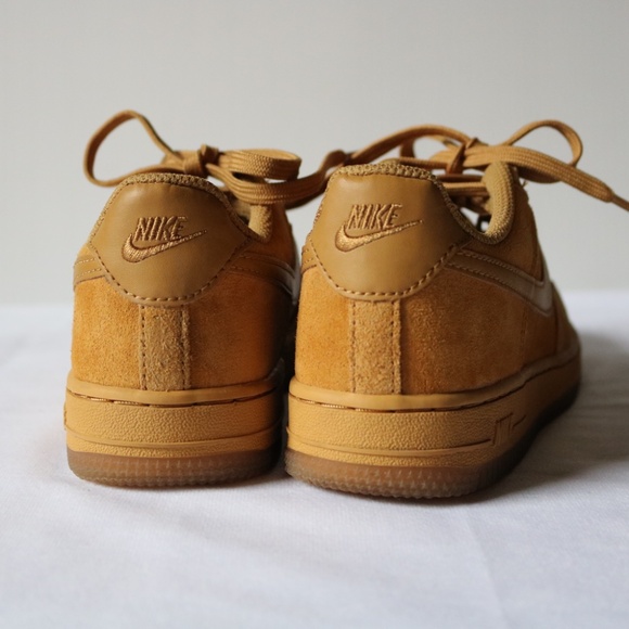 NIKE AIR FORCE ONE 1 LV8 3 Wheat Suede Sneakers Youth Size 2 (EU 33.5) - Picture 5 of 12